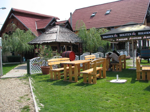 2007-08-19 11-54-16.JPG - 2007-08/09-RO Camp Millnium bei Solonta